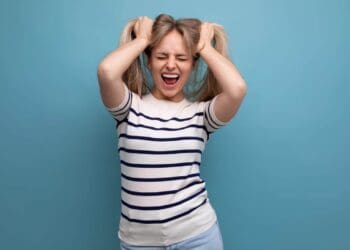 Ringworm cause itching and are contagious