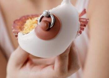 what causes lesions in the liver